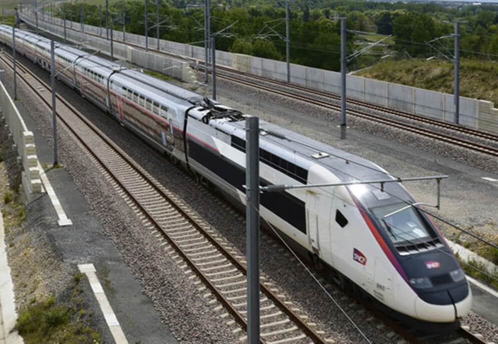 Image of train on Paris to Bordeaux high-speed railway line